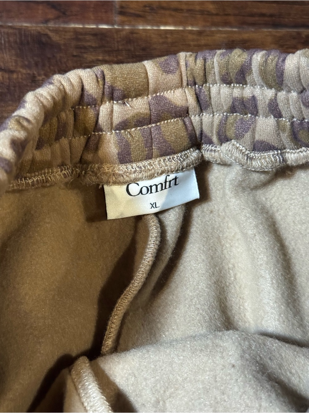 Comfrt Leopard Print Joggers Size XL - Picture 4 of 7